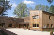 Das Walderlebniszentrum, ein Gebäude aus Holz